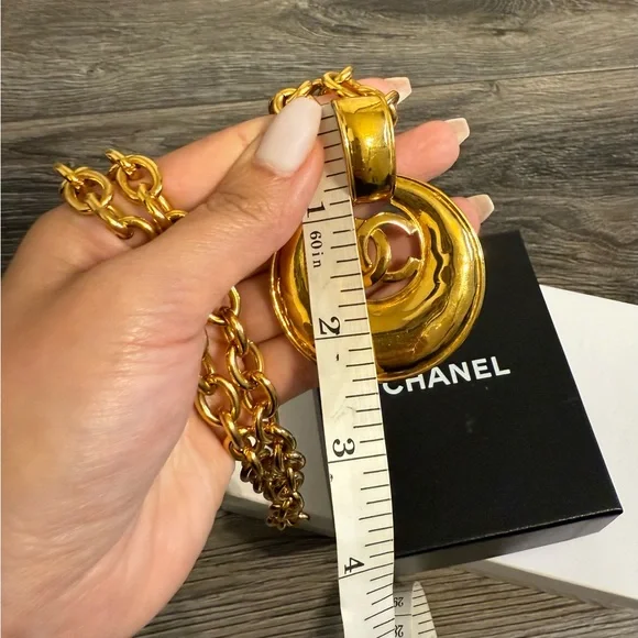 CHANEL Vintage Gold CC Crescent Pendant Chain Necklace